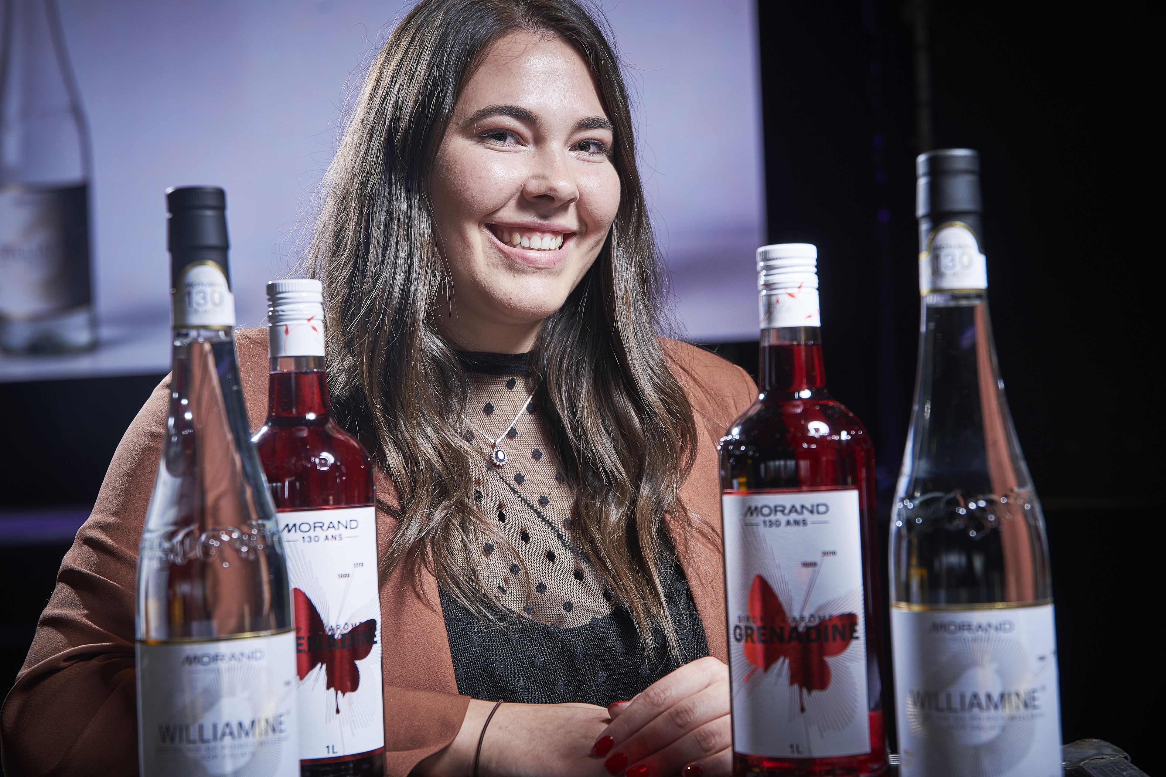 Gaëlle Charbonnet aus Nendaz hat für eine Jubiläumsserie Etiketten für Williamine AOP und Grenadine-Sirup gestaltet. Sie studiert an der Schule für Gestaltung und Hochschule für Kunst HES-SO in Sierre.