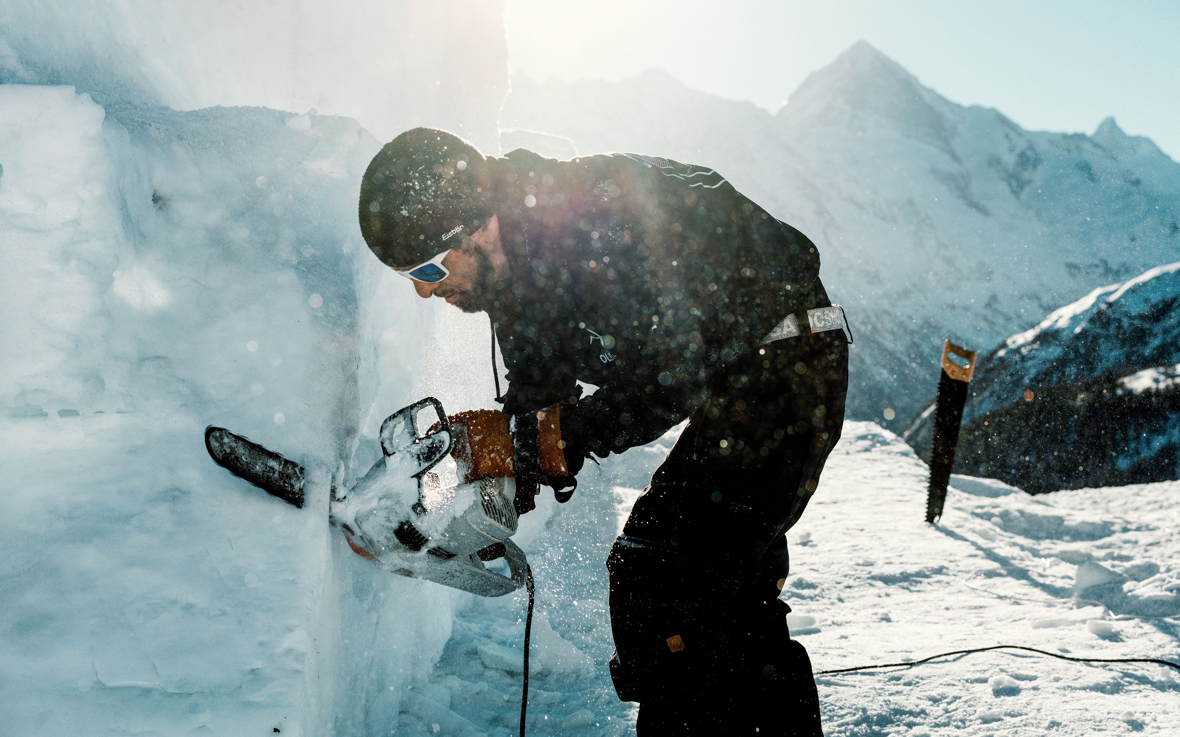 Du tas de neige à l'œuvre d'art, Valais, Suisse