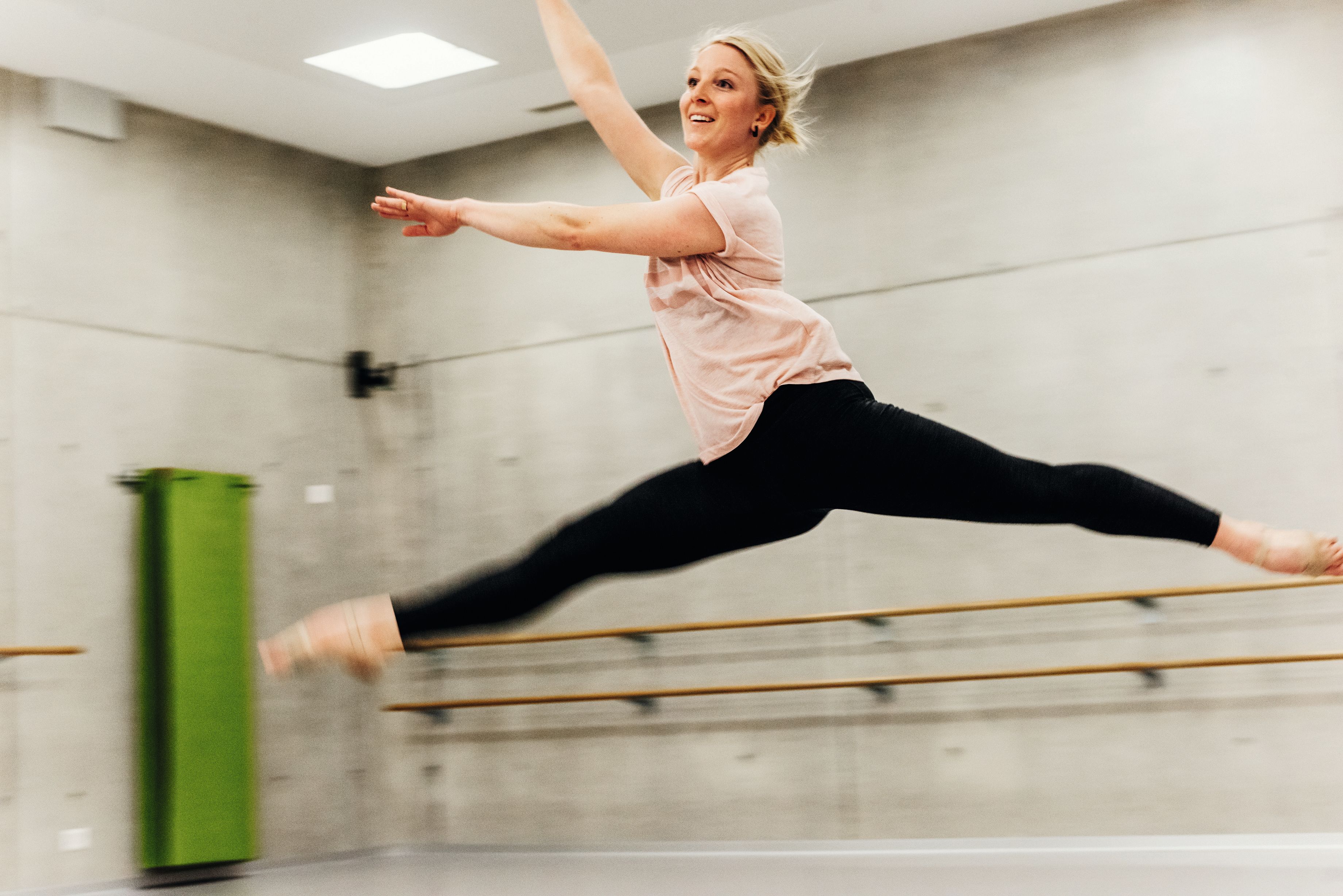 Stephanie Schelling is equally adept at ballet and skiing. 