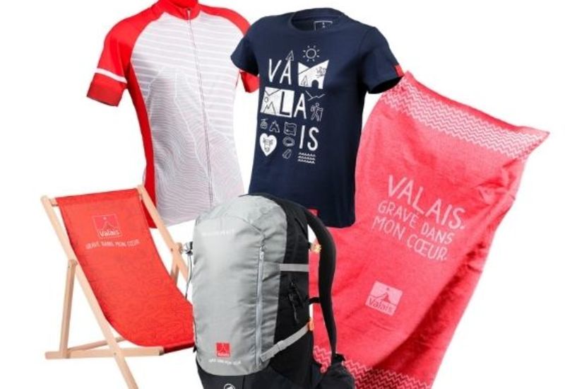 Chaise longue, t-shirt, linge, sac à dos, boutique Valais, suisse