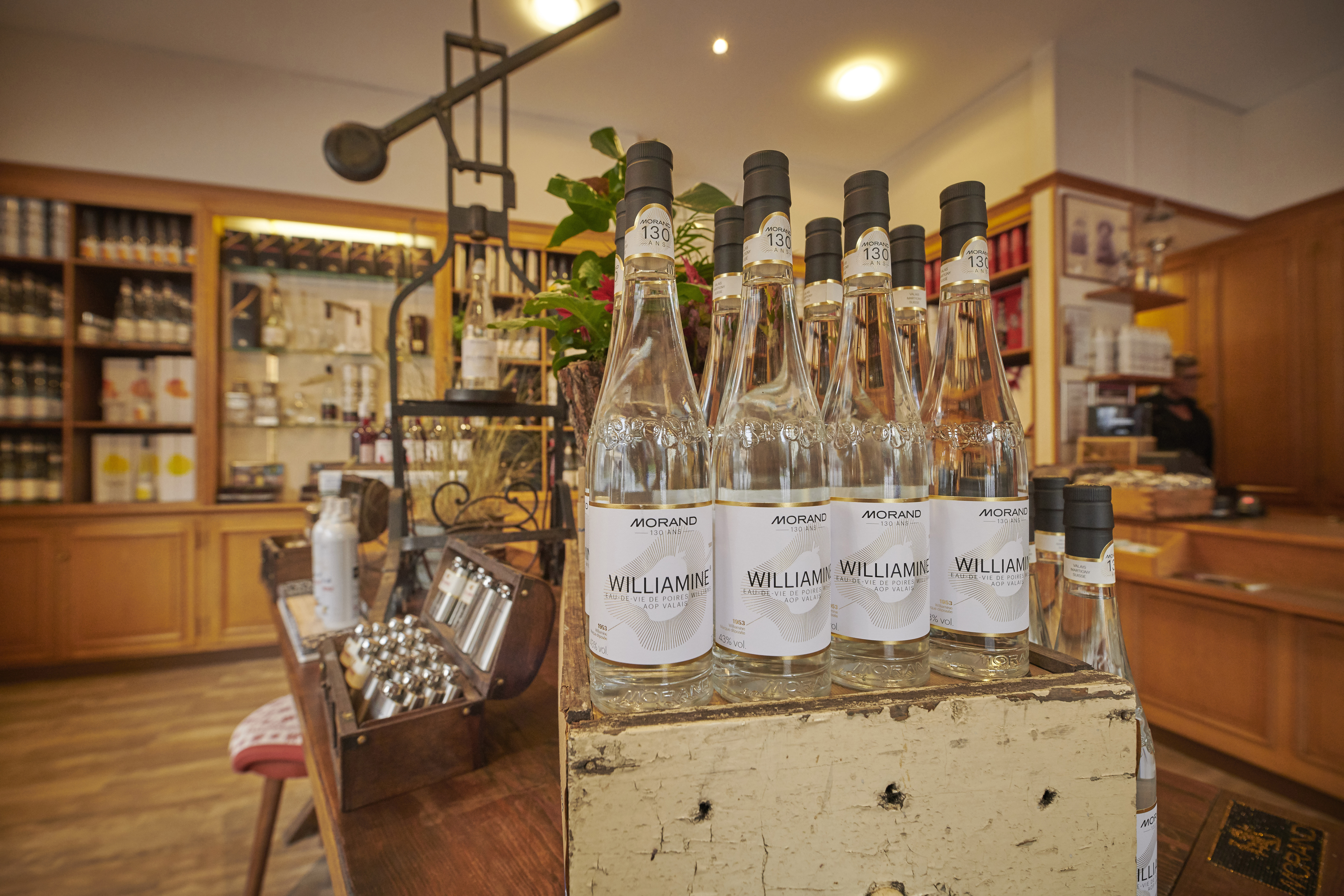 Im Morand-Laden in Martigny werden sämtliche Destillate, aber auch alle Sirupe und die Tees und Kräuter der Marke Grand St-Bernard verkauft.