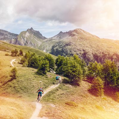 VTT en été, Loèche-les-Bains, Valais, Suisse