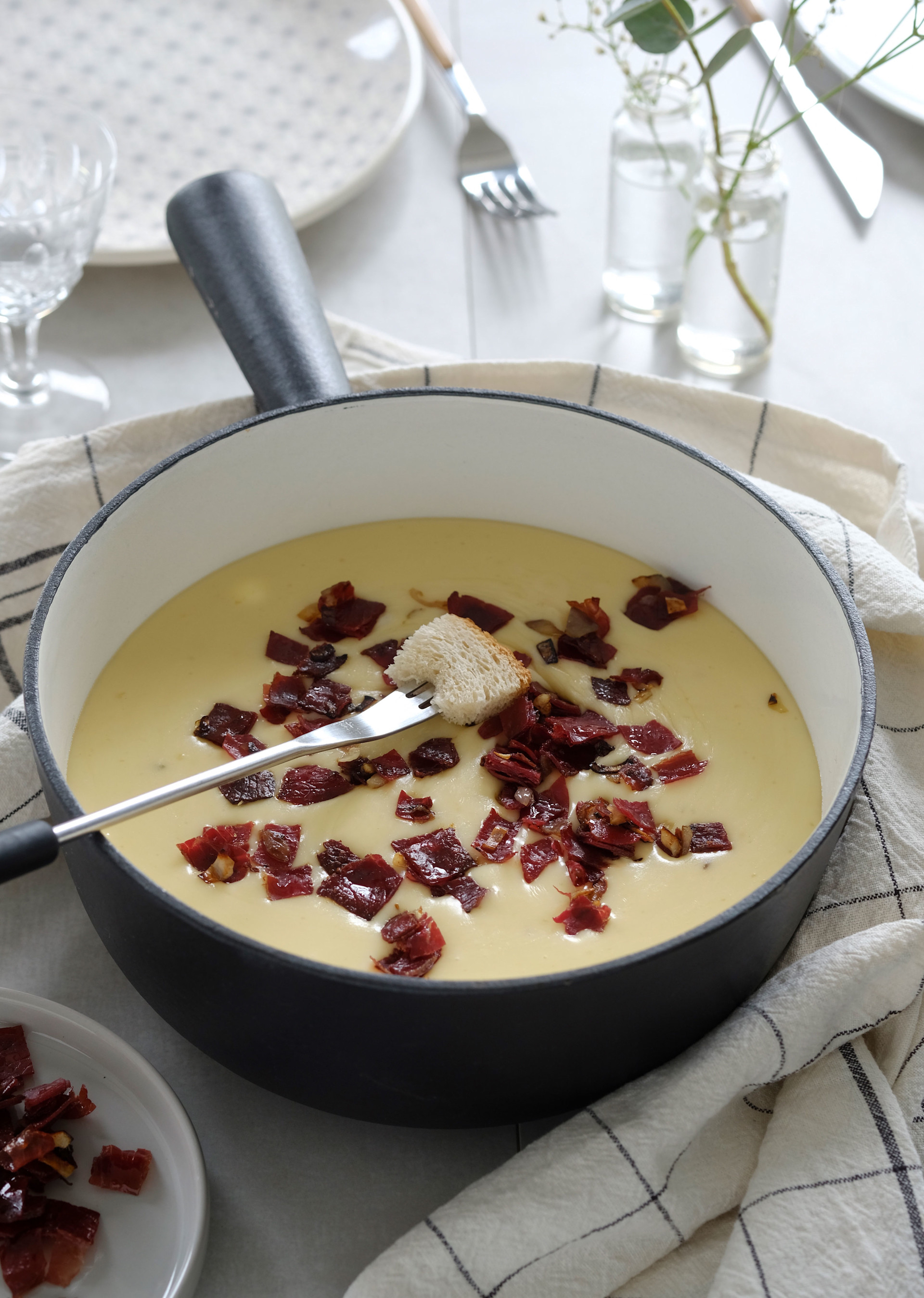 Fondue with dried-meat crumble recipe | Valais Switzerland