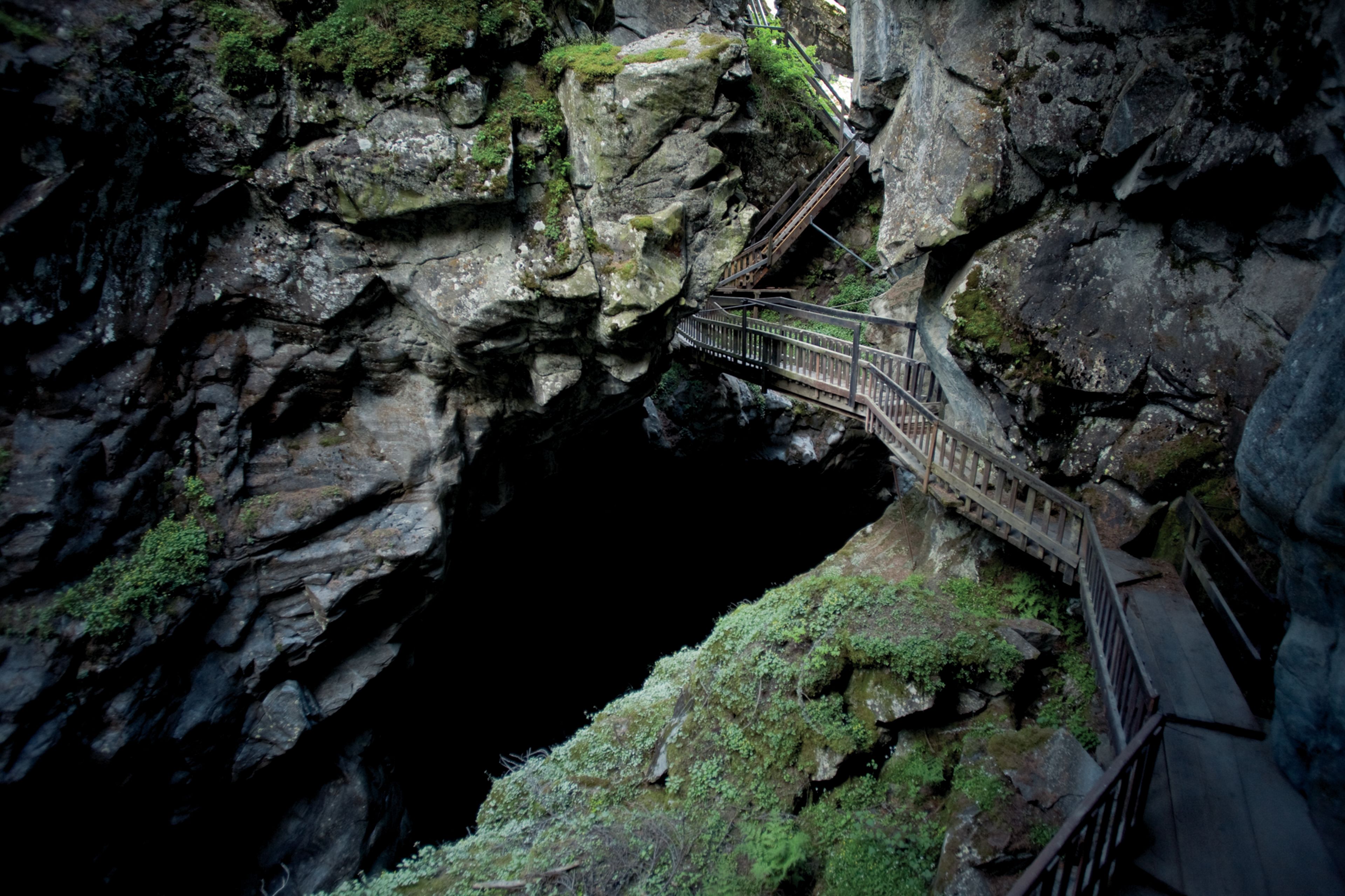 Gorges and caves, summer, Valais