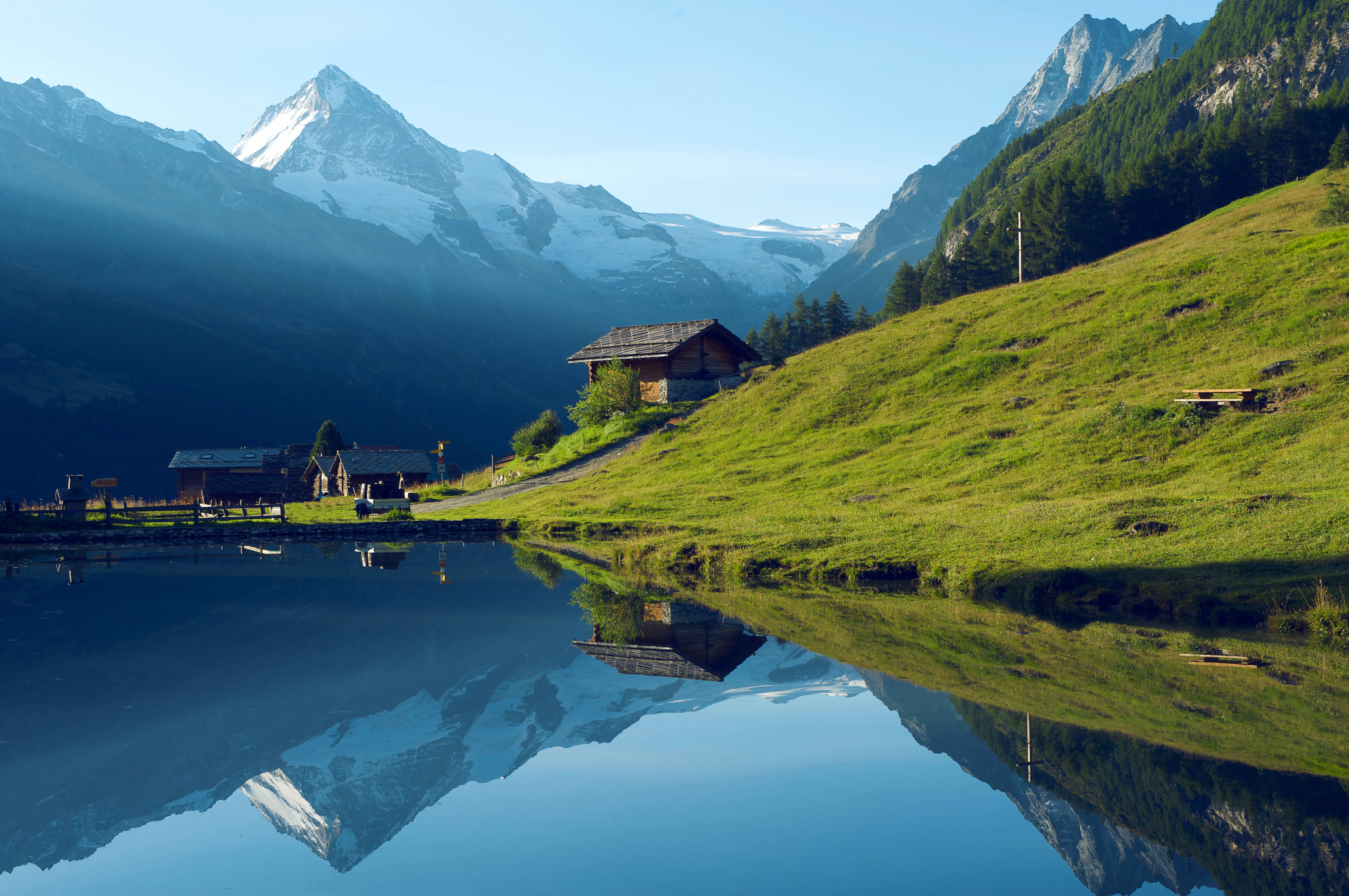 Lac d'Arbey in Evolène, Chalet am Bergsee, Wallis