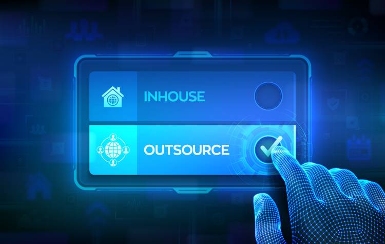 Customer Service Outsourcing: A Detailed Guide for 2024