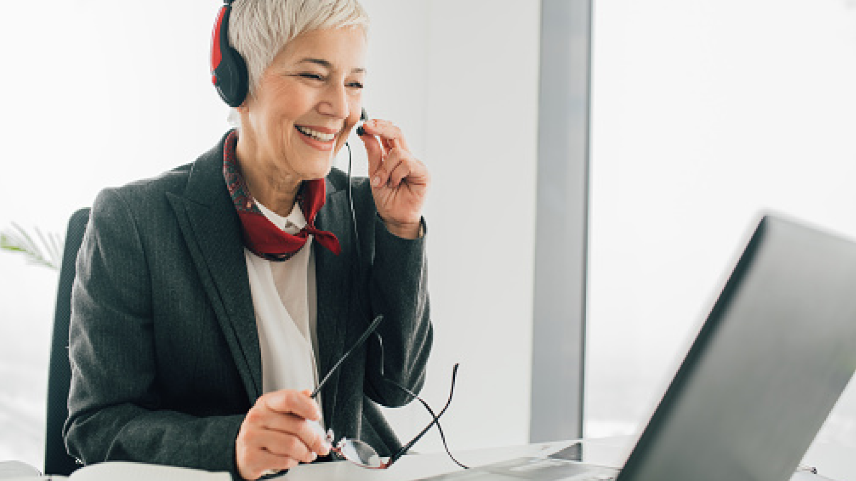 How your contact center can leverage AI to improve agent productivity and boost morale