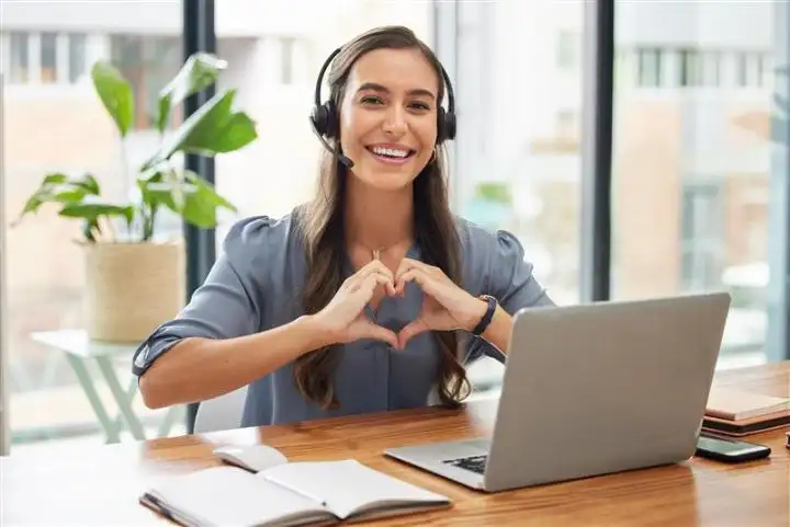 Generative AI in Customer Service: 6 Use Cases & 10 Tips
