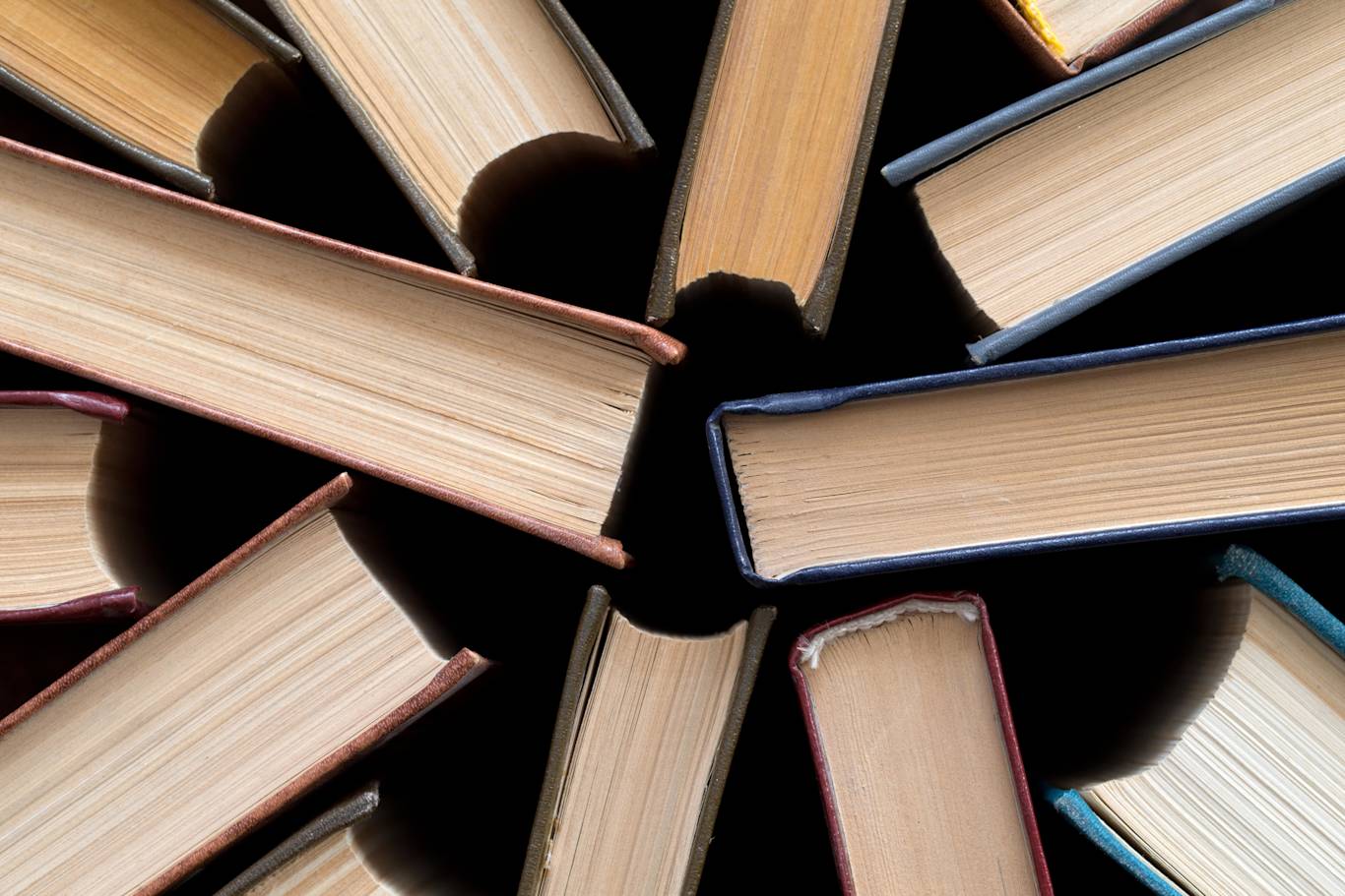 Os 8 livros para quem quer entender mais de redes sociais Sprinklr Os 8 livros para quem quer entender mais de redes sociais Sprinklr
