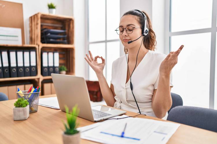 How to manage call-center stress and become a happier agent