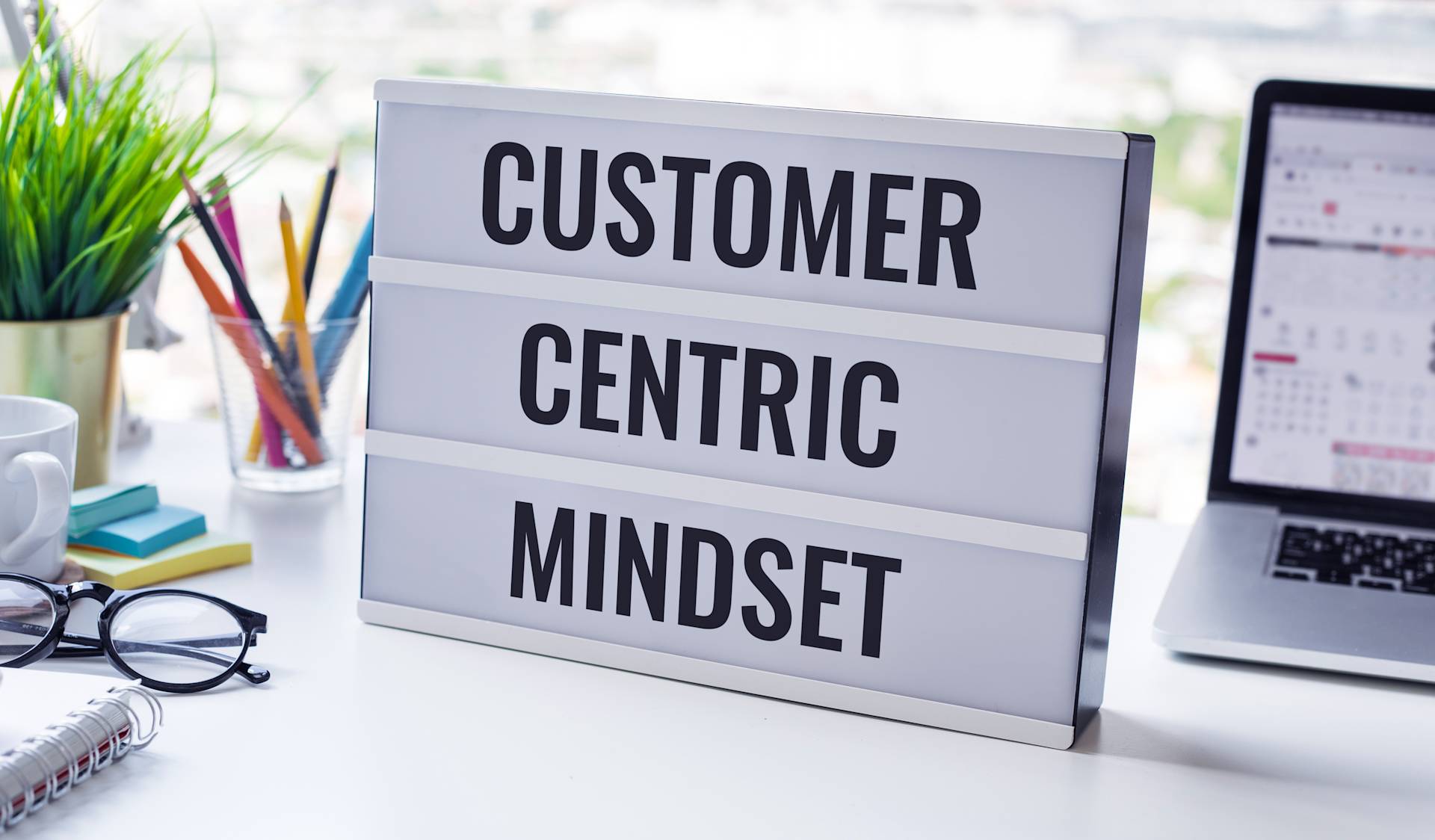 Customer Service Mindset: 10 Secret Tips from Experts | Sprinklr