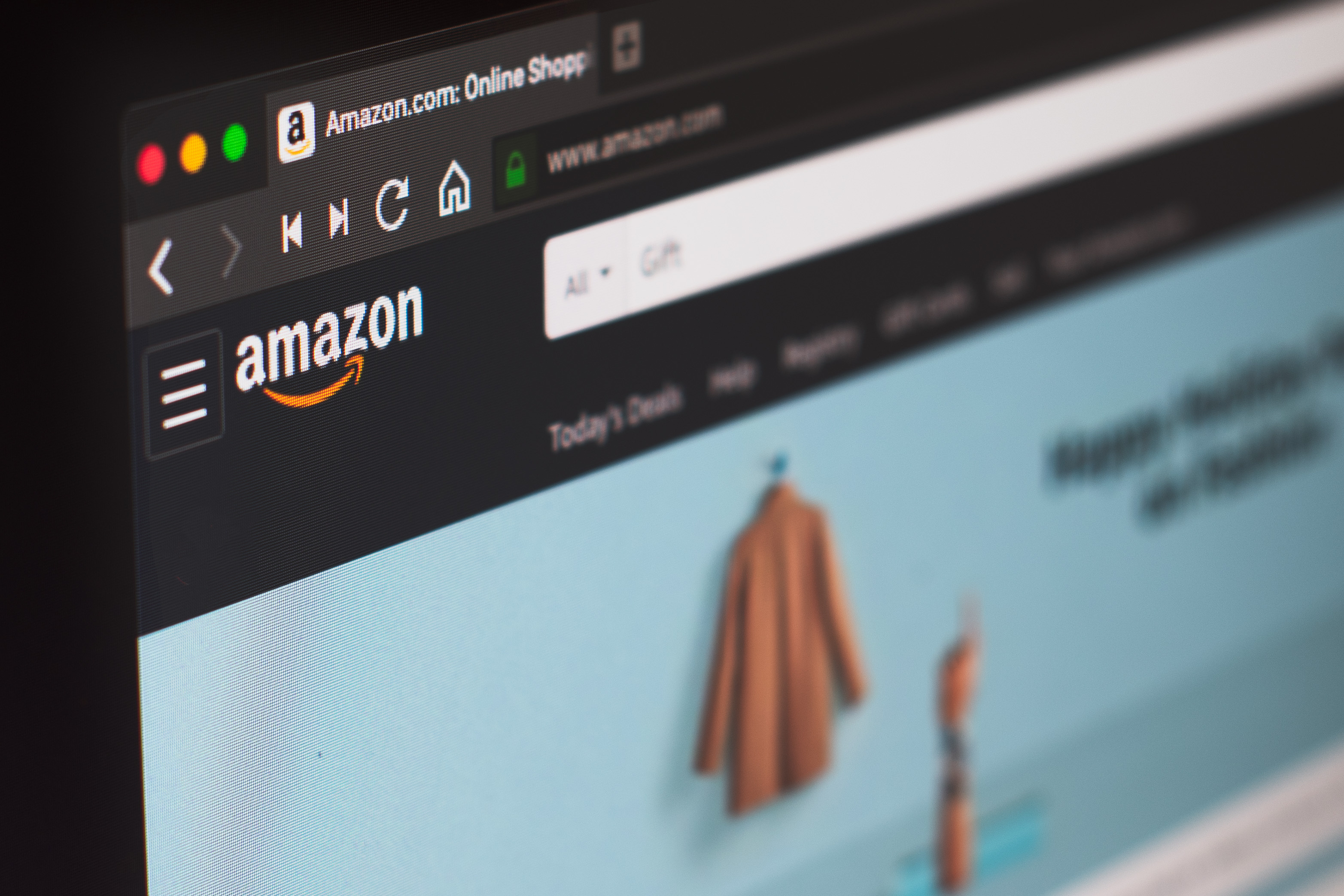5 examples of customer focused business - Amazon