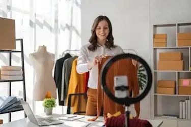 Social Media in the Fashion Industry: Trends & Campaign Ideas for 2025