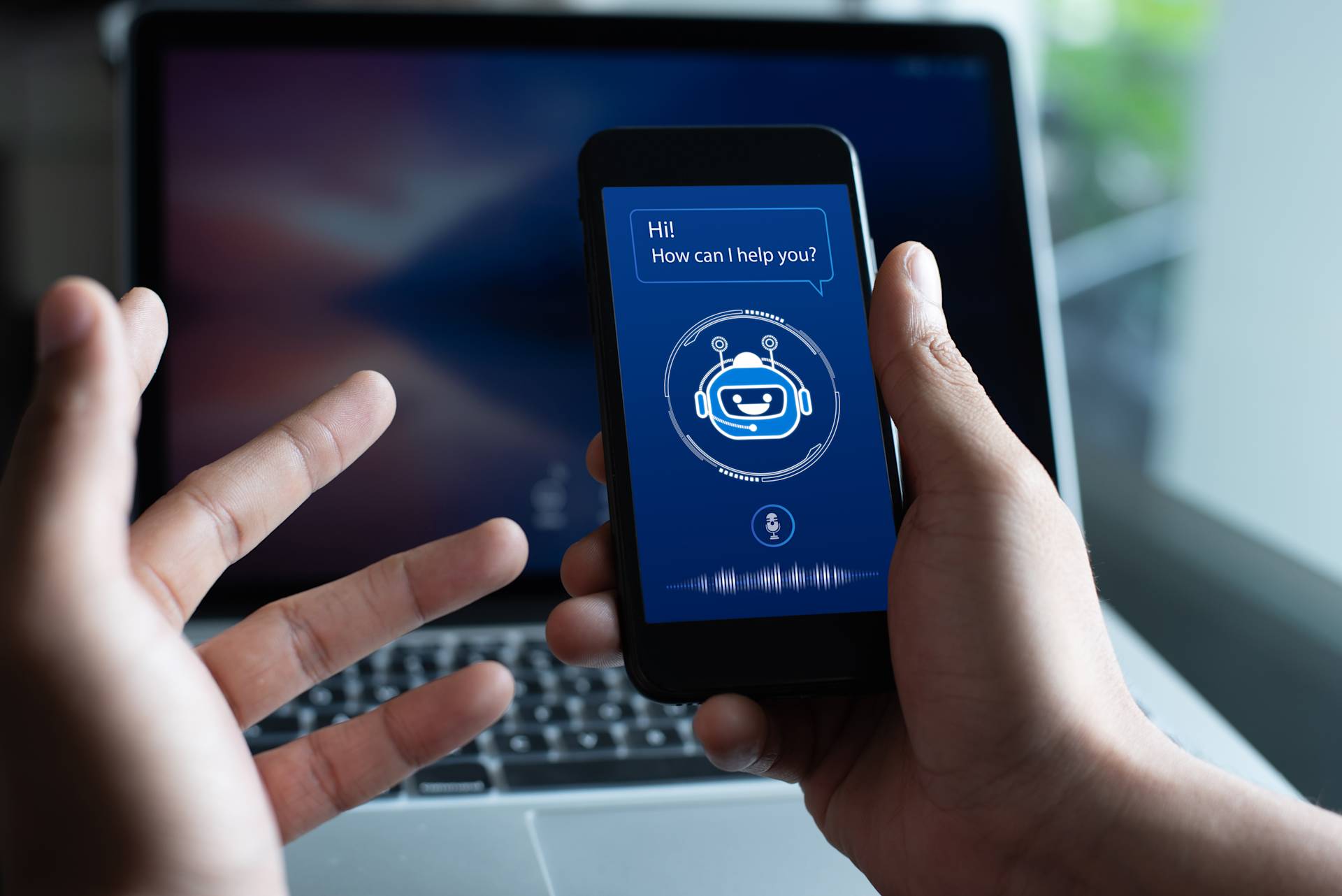 Chatbot vs. Voice Bot: Differences & Which to Choose | Sprinklr