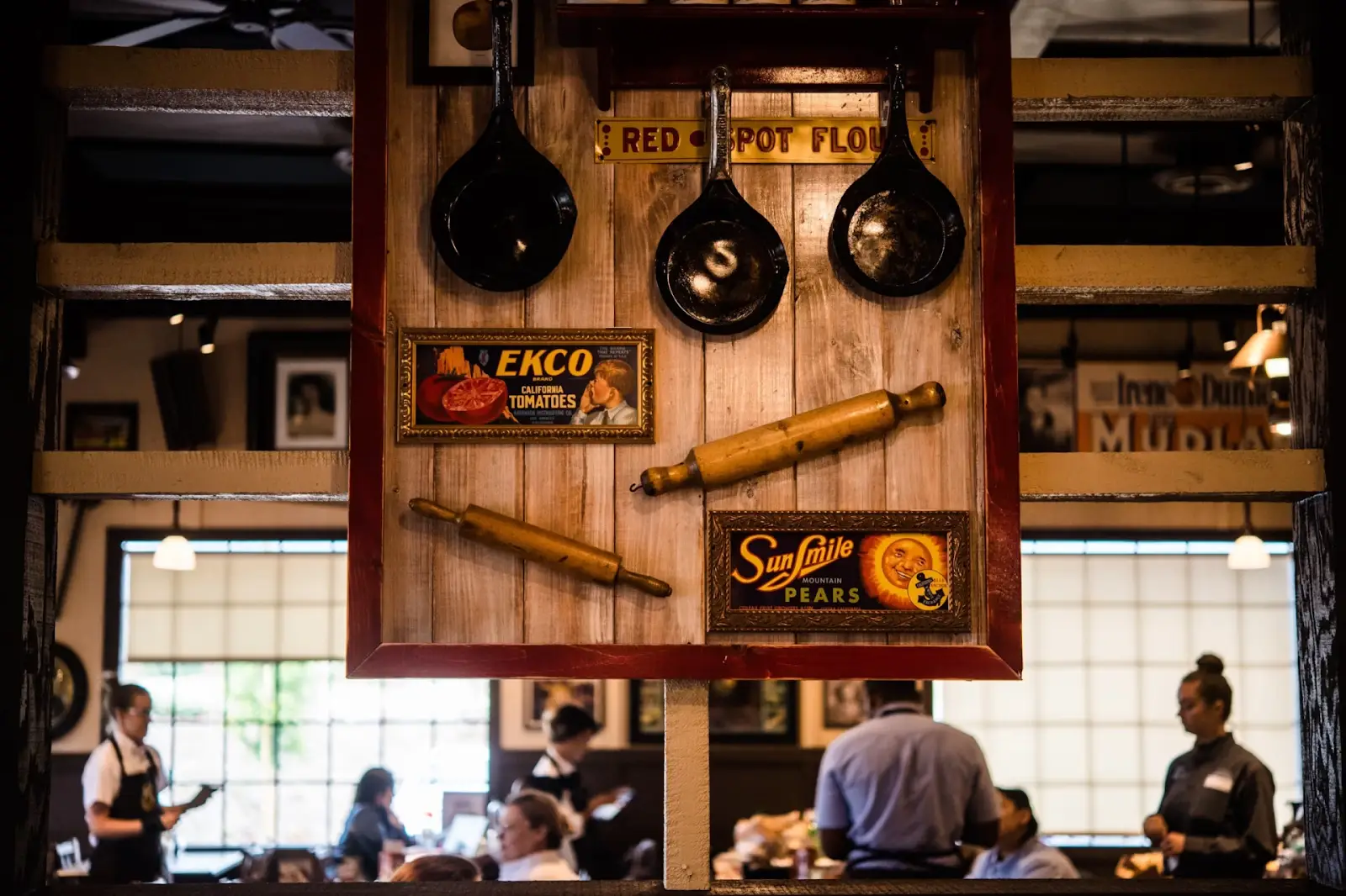 Cracker Barrel rebranding controversy 2025