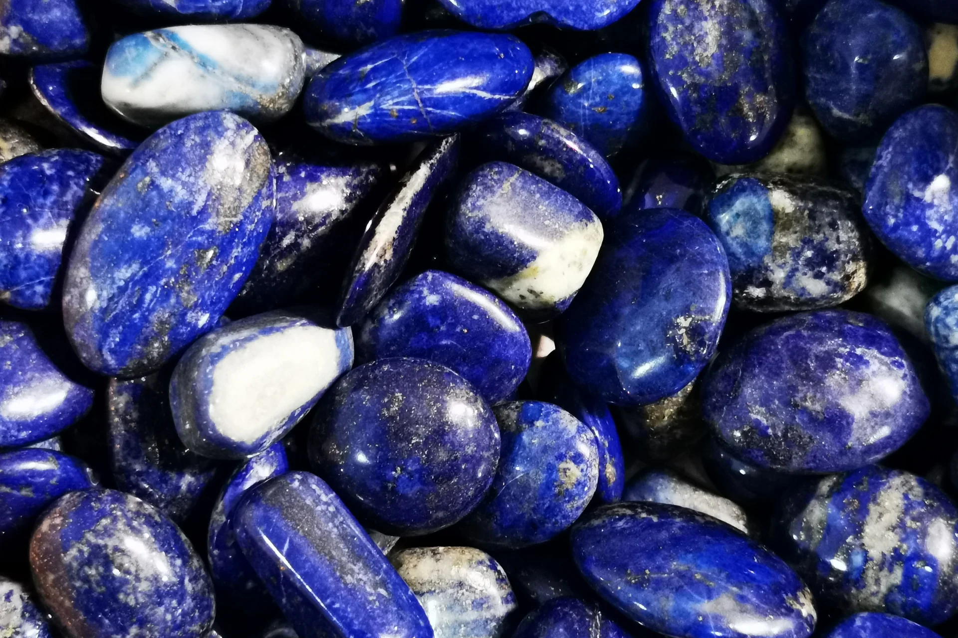 Lapis lazuli kék ásvány