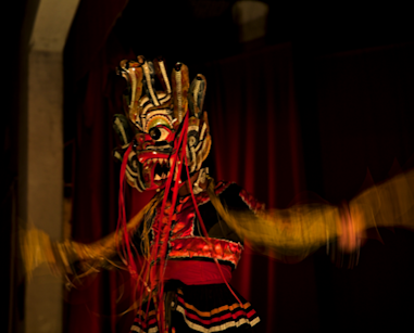 Evening dance performance in Kandy