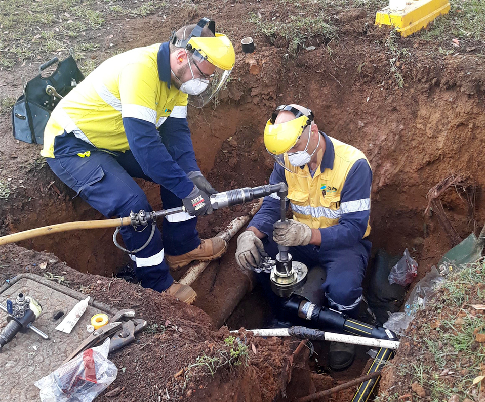 Zinfra Gas Services workers