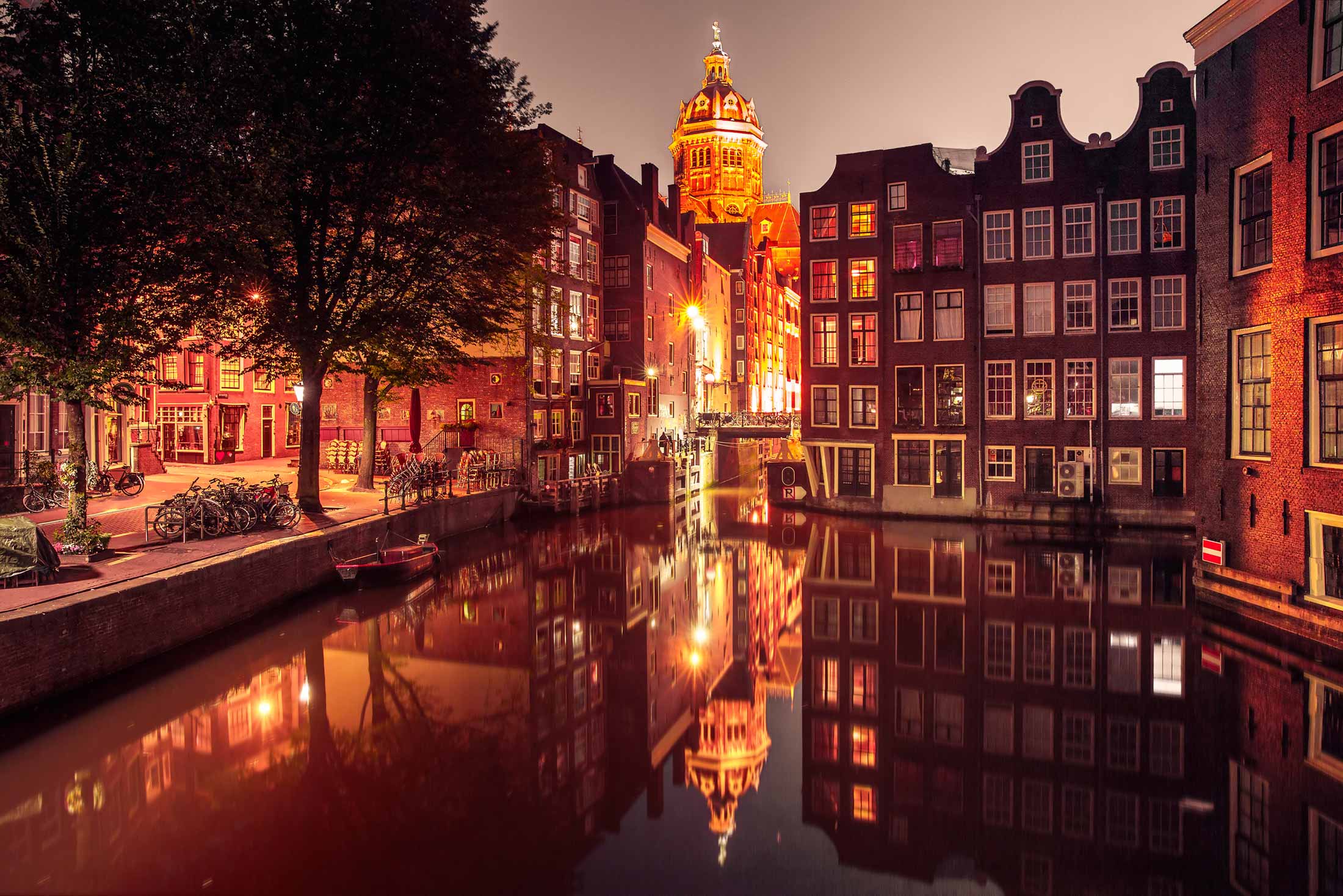 A Guide To Amsterdam S Red Light District