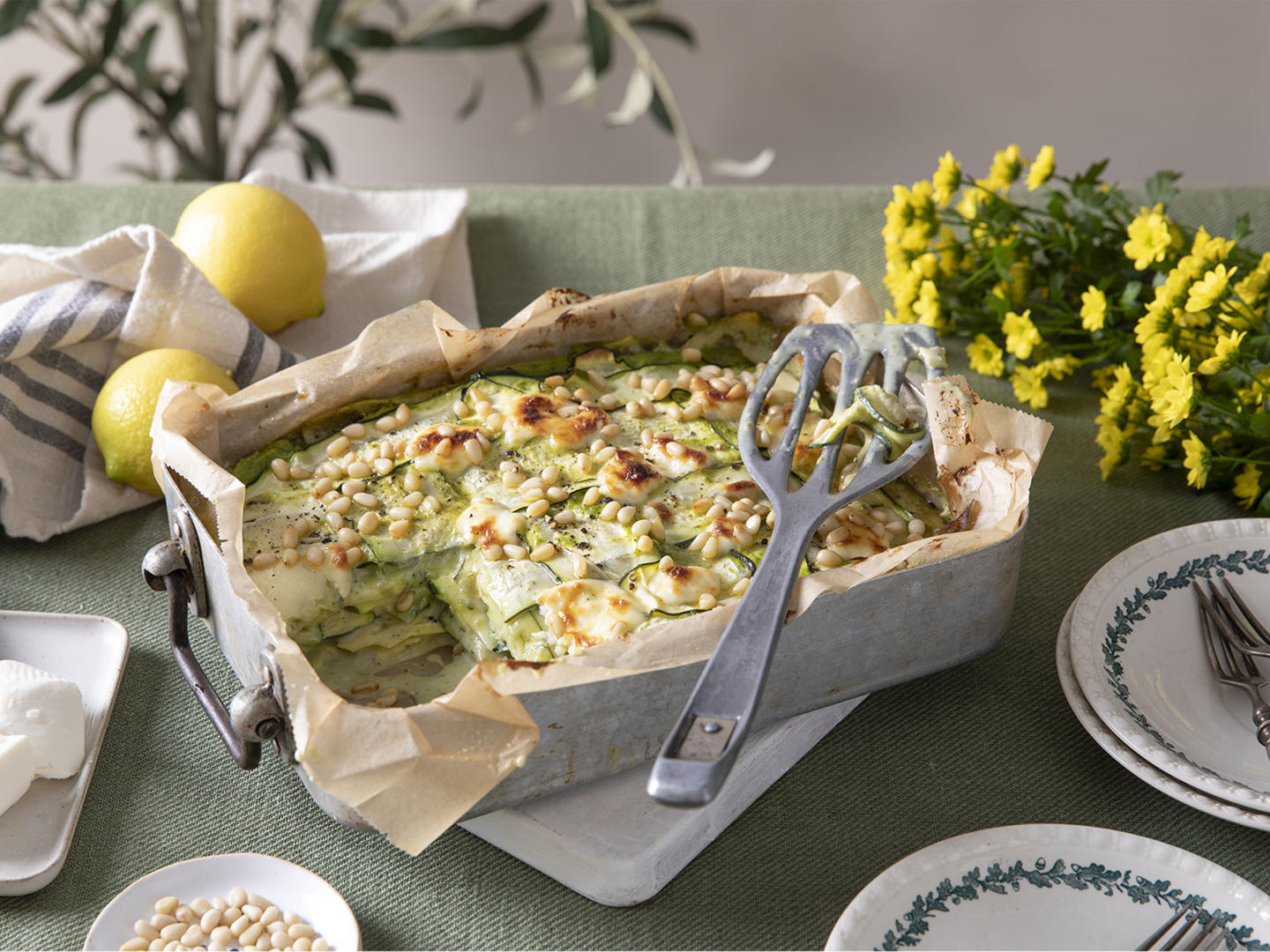 NaturaSi-Ricette-Lasagne di zucchine con crema di asparagi, pesto e crescenza