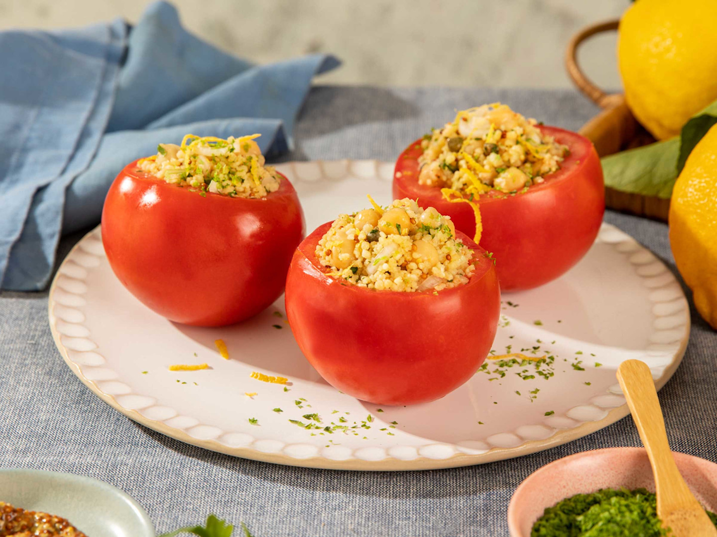 NaturaSi-Ricette Pomodori-ripieni-estivi-con-ceci-e-cous-cous