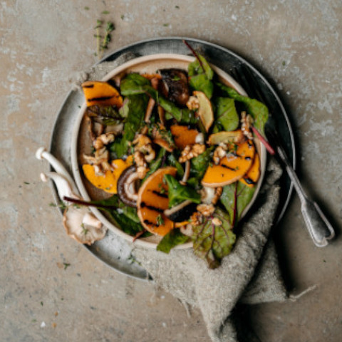 Fall in love with autumn with this seasonal, hearty, pumpkin salad with curly kale