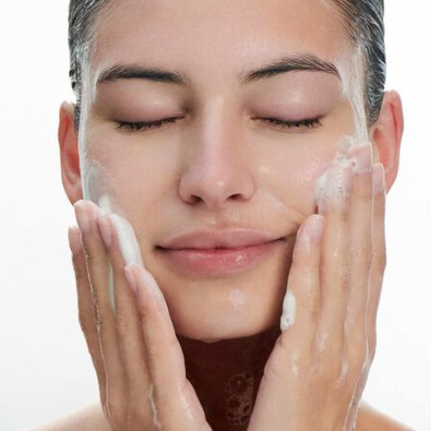 The importance of face serum and how to factor it into your routine