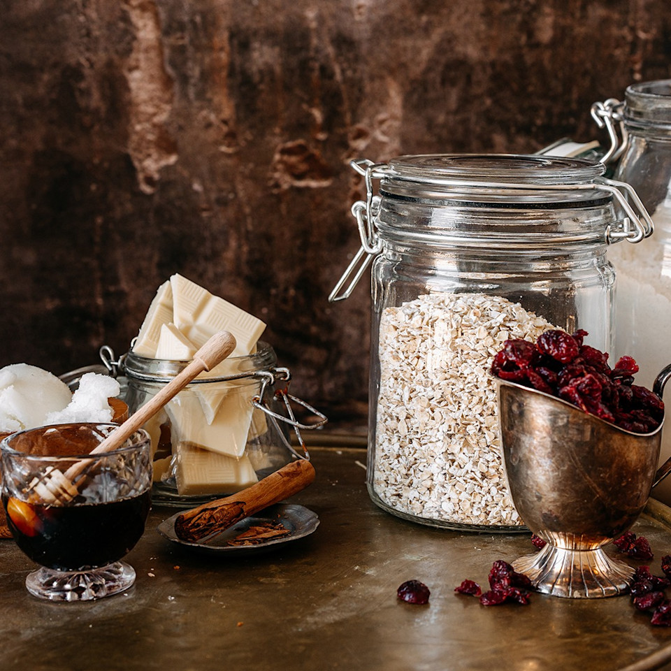 Cranberry, cinnamon and white chocolate cookies (gluten-free)
