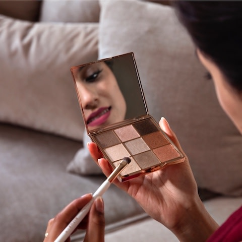 Beauty - 10 make-up bestsellers for the perfect festive look