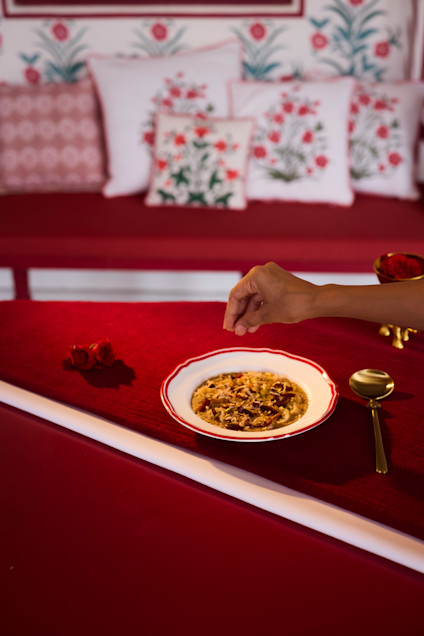 Quinoa porridge final w. hands