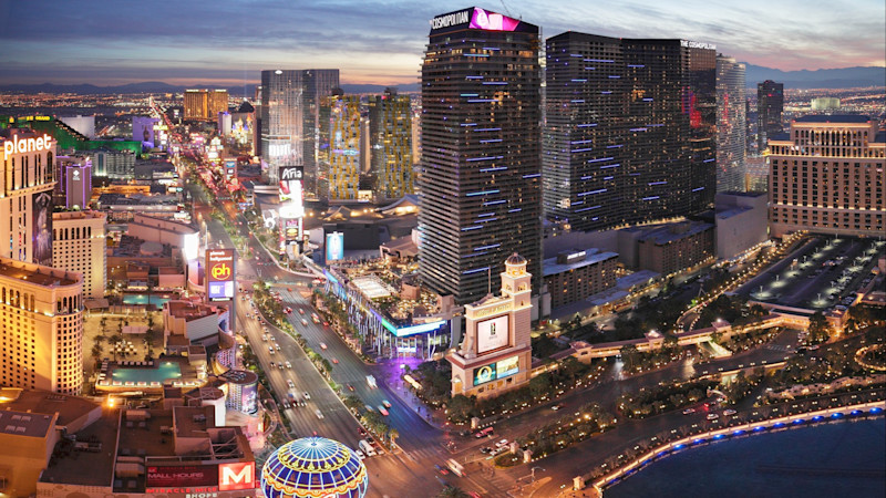 Vegas Strip Image - Paris, Cosmopolitan, Planet Hollywood, Aria, Bellagio