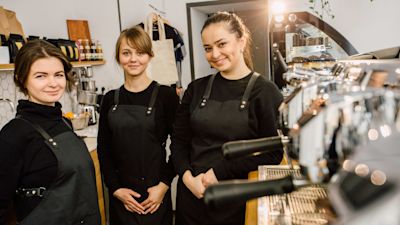 girls working in coffee shop