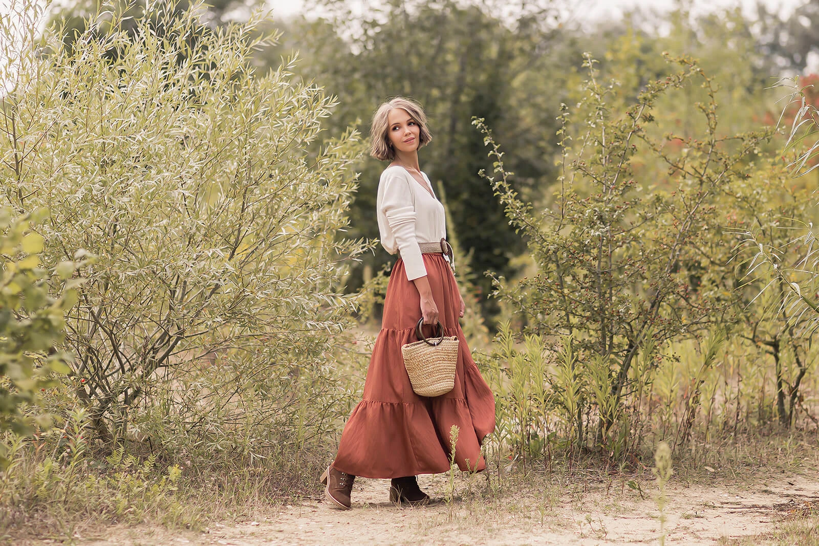 Maxiröcke im Herbst kombinieren, Herbstoutfit mit Rock und Stiefeletten, Shoelove by Deichmann