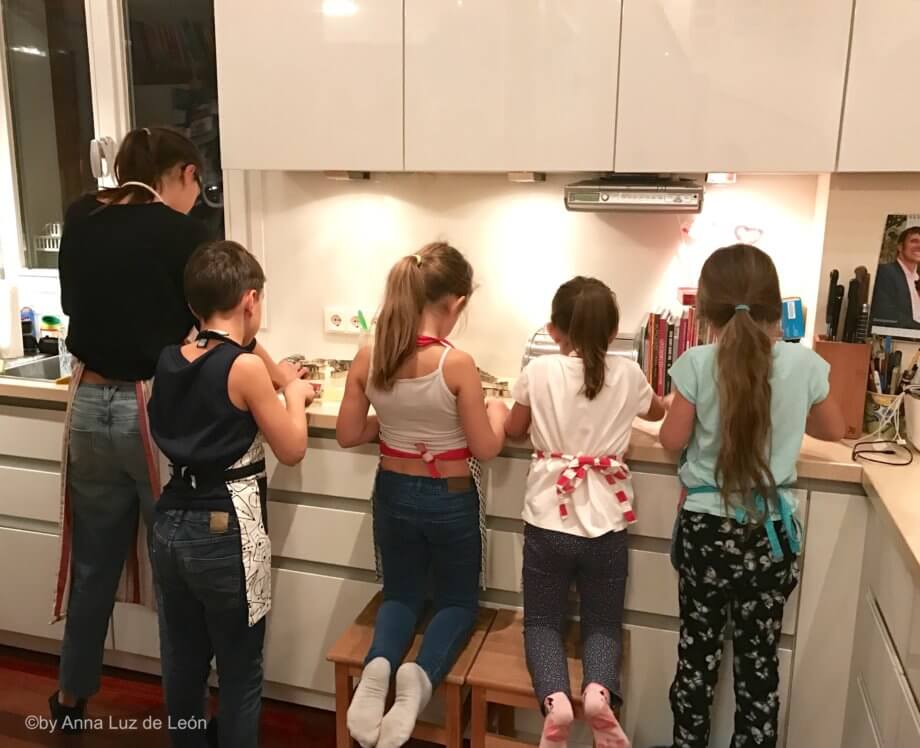 Backen mit Kindern, Adventszeit, Plätzchenbacken, Familienleben, Rituale mit Kindern, Alltag