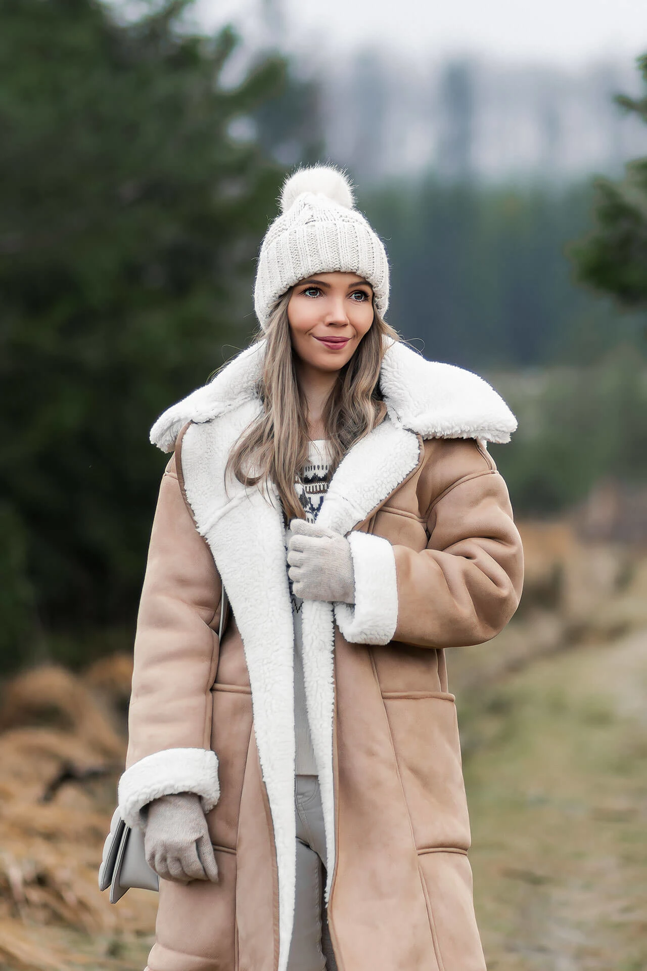 https://shoelove.deichmann.com/de-de/wp-content/uploads/2024/01/shearling-maentel-winteroutfit-shoelove-by-deichmann4.jpg