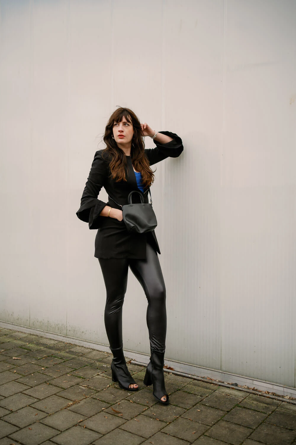 Outfit-Tipps für Cut-Out-Stiefeletten