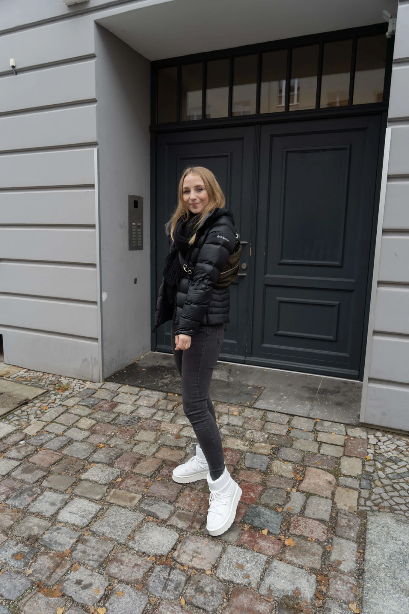 https://shoelove.deichmann.com/de-de/wp-content/uploads/2023/12/Winter-Saison-Outfit-Wind-und-Wetter-8.jpg