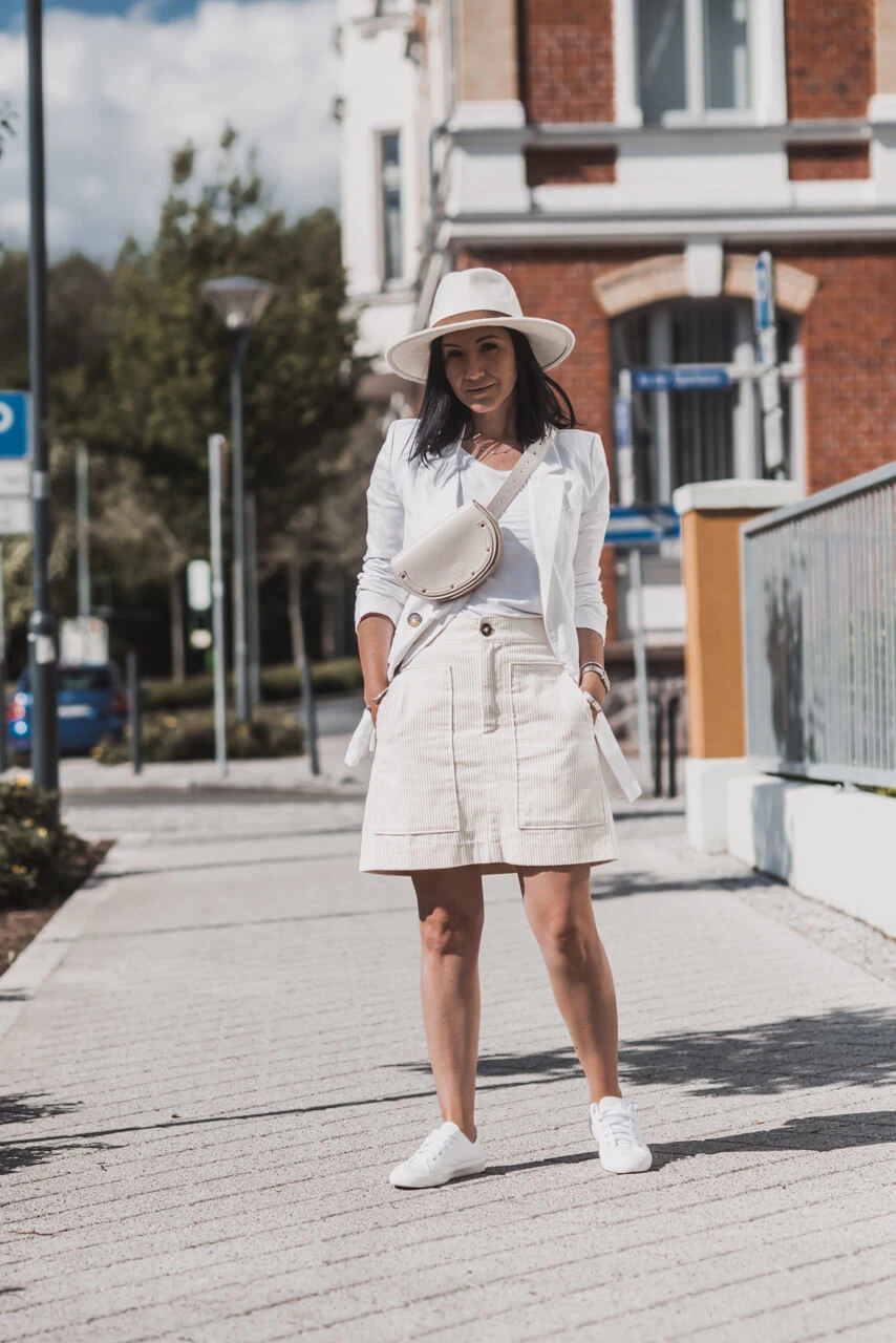 So geht der sommerliche All-White-Look Shoelove Deichmann