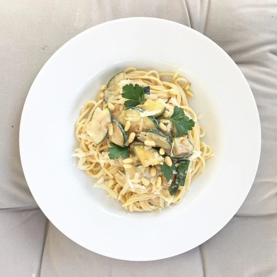 Pasta mit Zucchini und Rosmarin á la Berlinmittemom