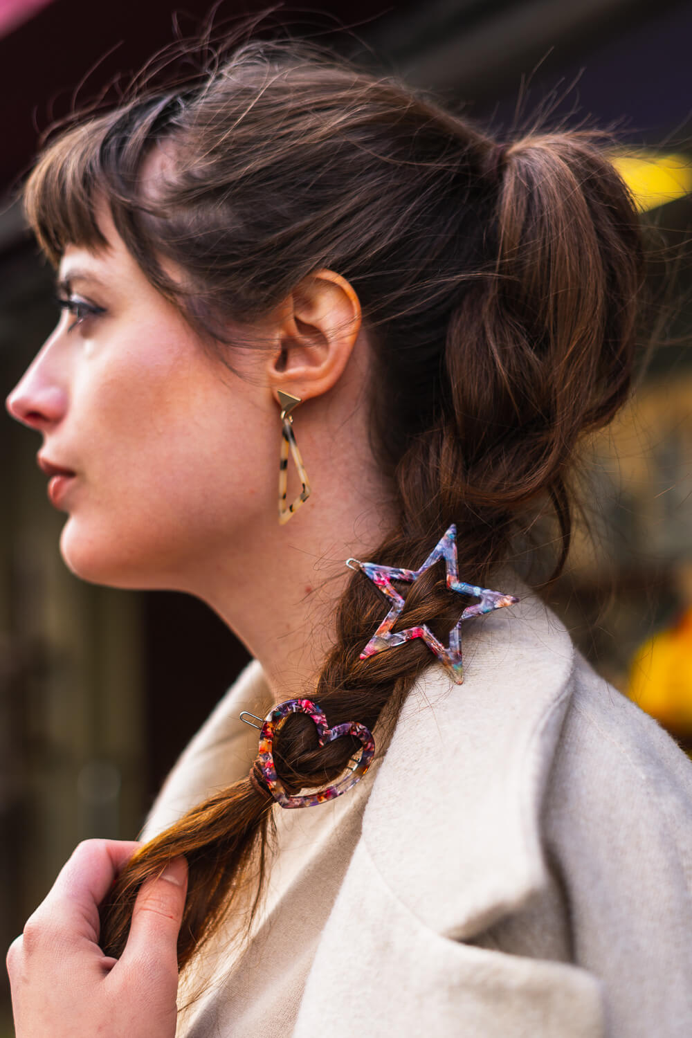 Verspielte Haarspangen zum Frühlingsoutfit