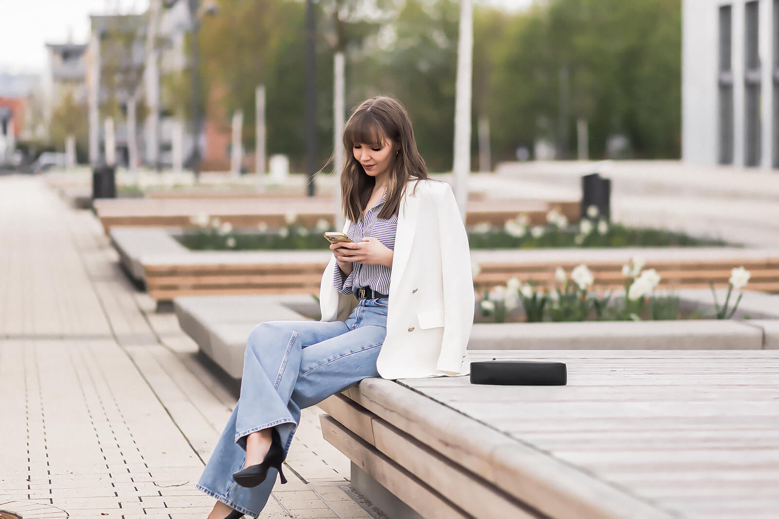 Jeans und Pumps kombinieren