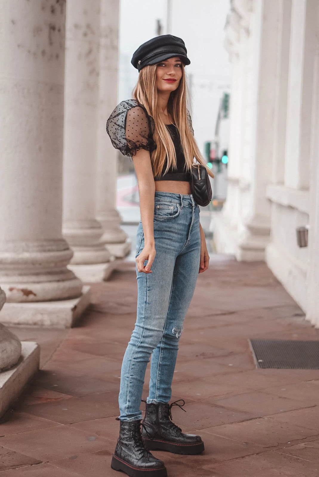 https://shoelove.deichmann.com/de-de/wp-content/uploads/2020/03/Puffärmel-Trend.Outfit-2.jpg