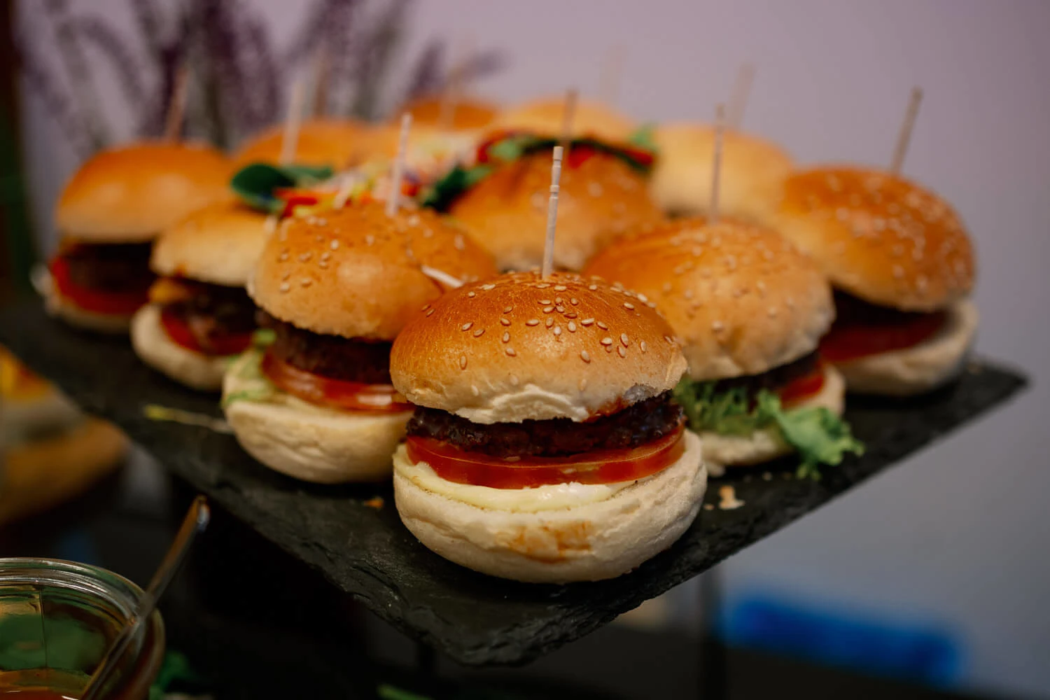 Flying Buffet mit Mini-Burgern