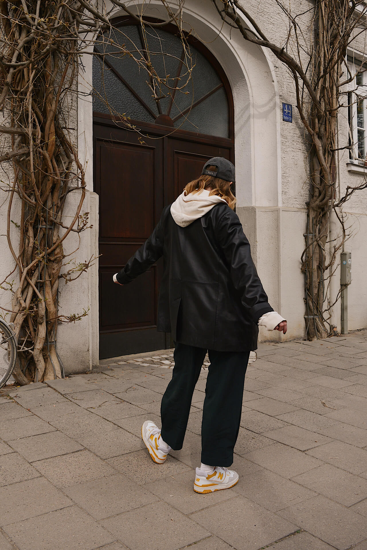 Frühlingsoutfit mit Lederblazer auf Shoelove