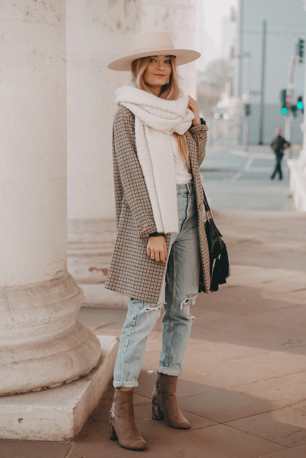 https://shoelove.deichmann.com/de-de/wp-content/uploads/2020/12/Klassischer-Mantel-Outfit-Winter-1.jpg