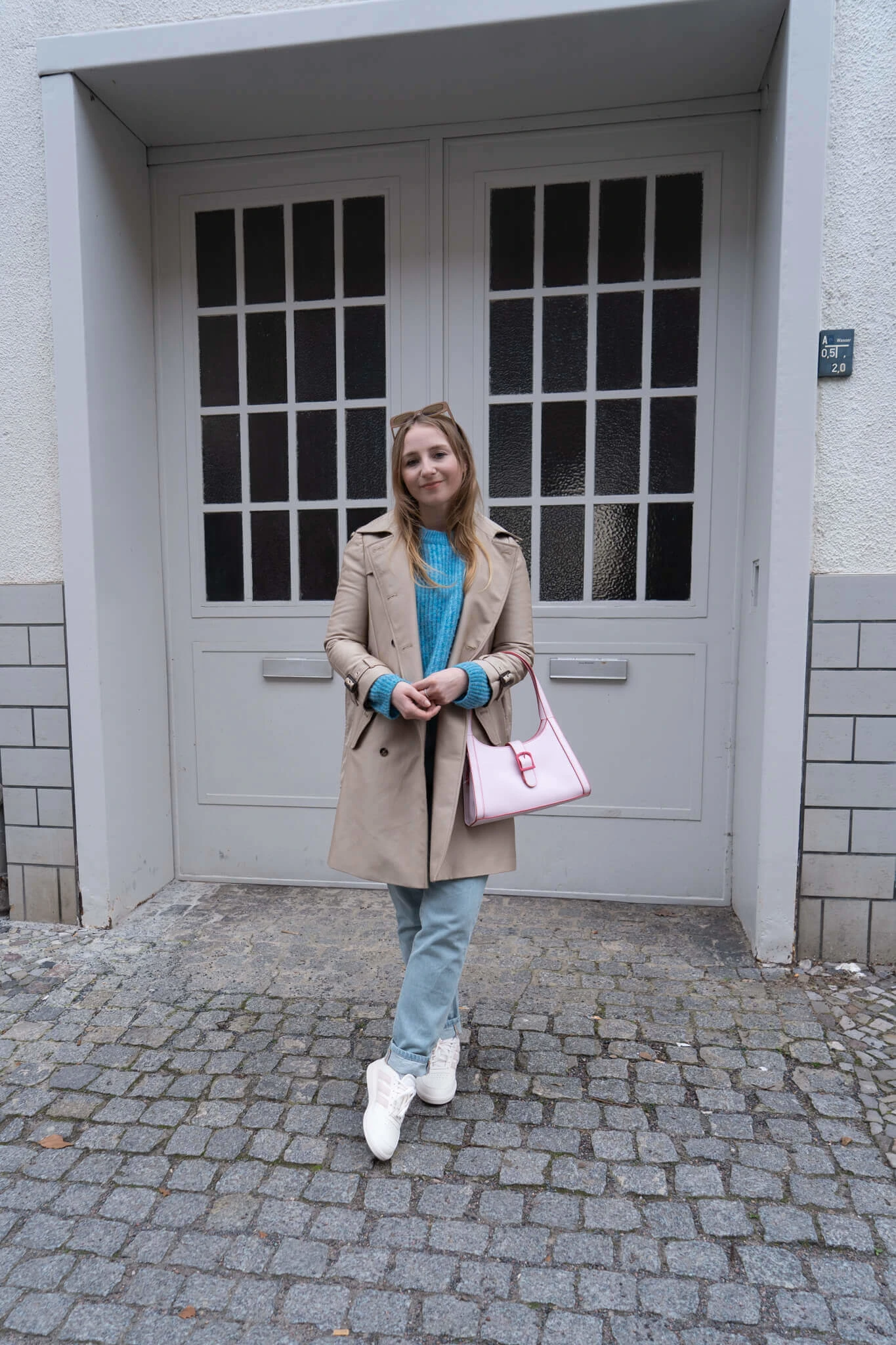 Trenchcoat und Mom Jeans-7