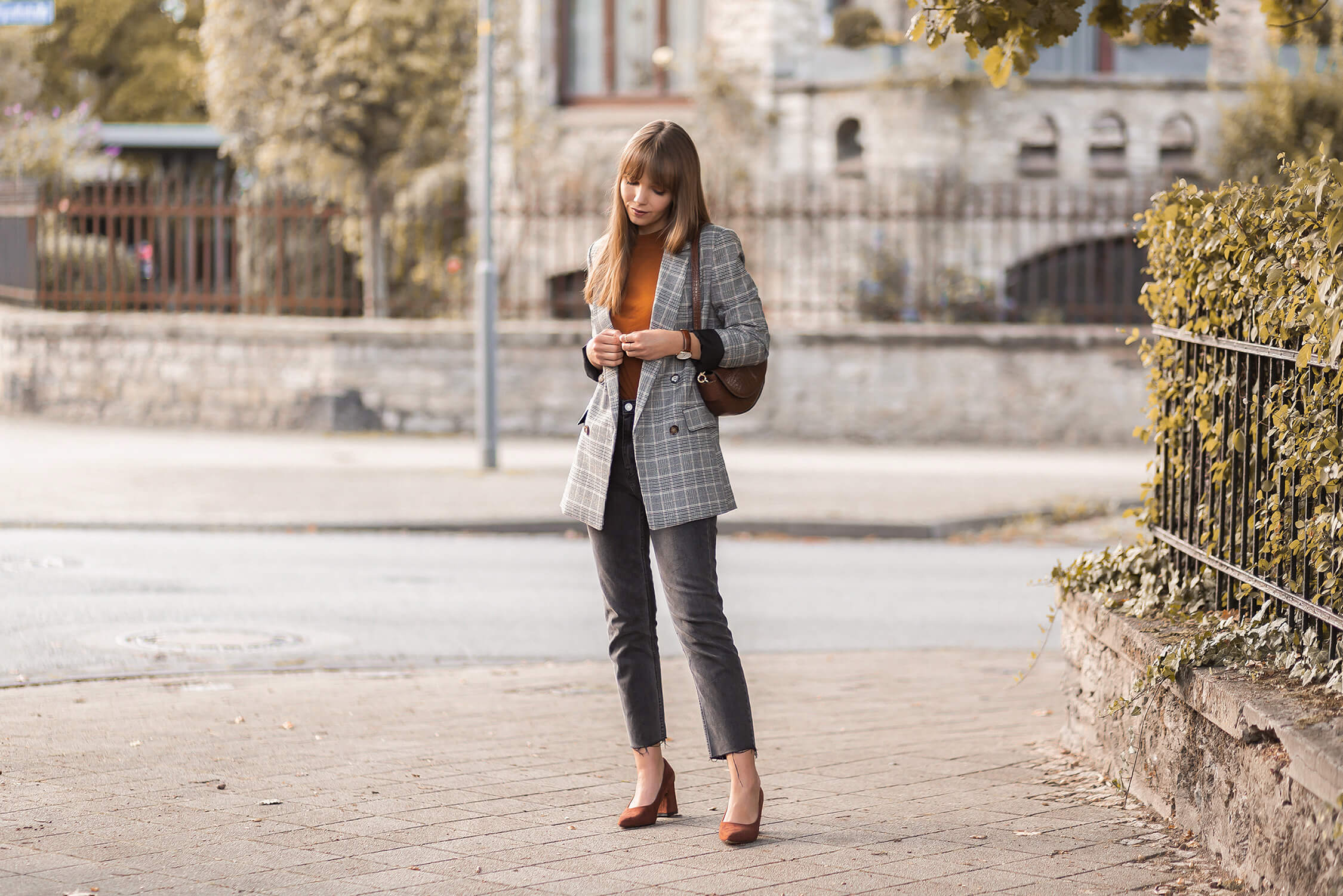 Casual Chic im Herbst stylen, Herbstoutfit, Karo Blazer, Shoelove by Deichmann