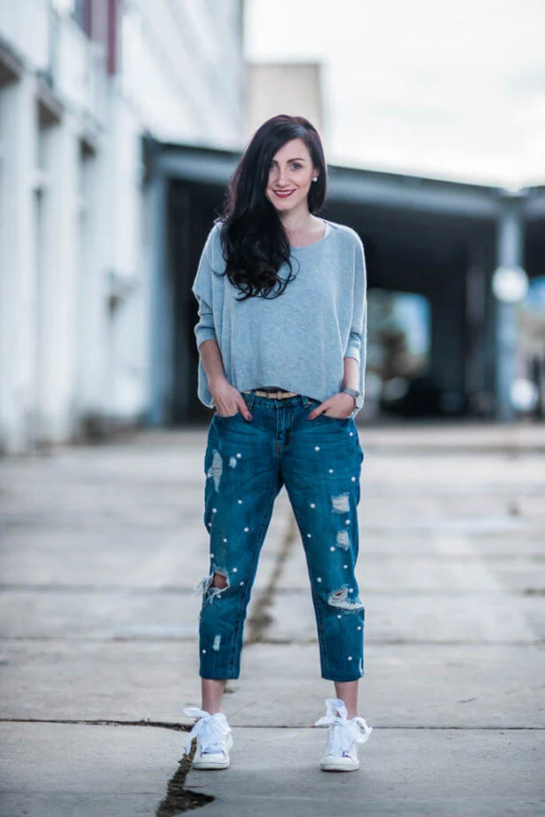 Jeans mit Perlen aufmöbeln - DIY Trendblog Deichmann