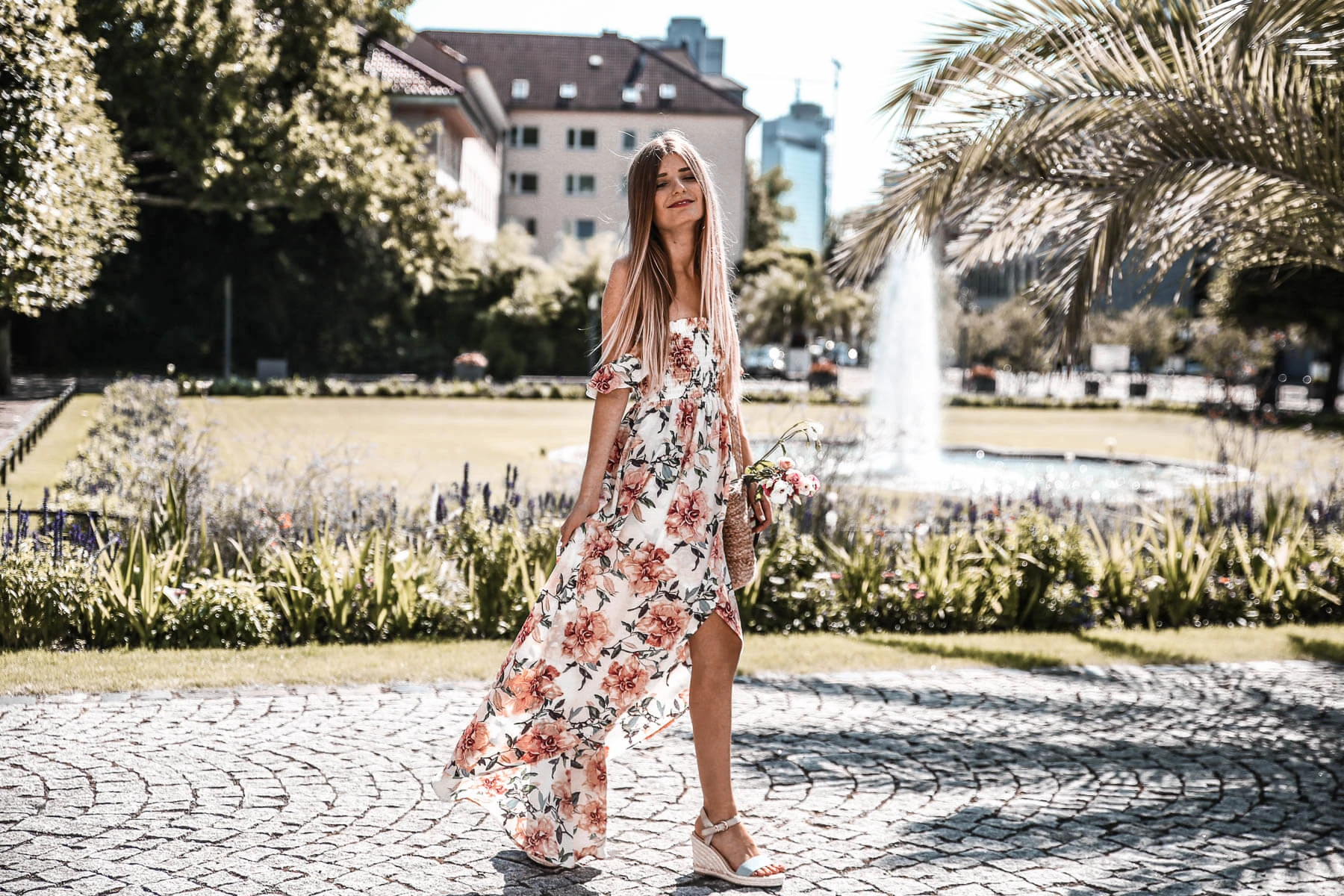 Off-Shoulder Kleider liegen absolut im Trend