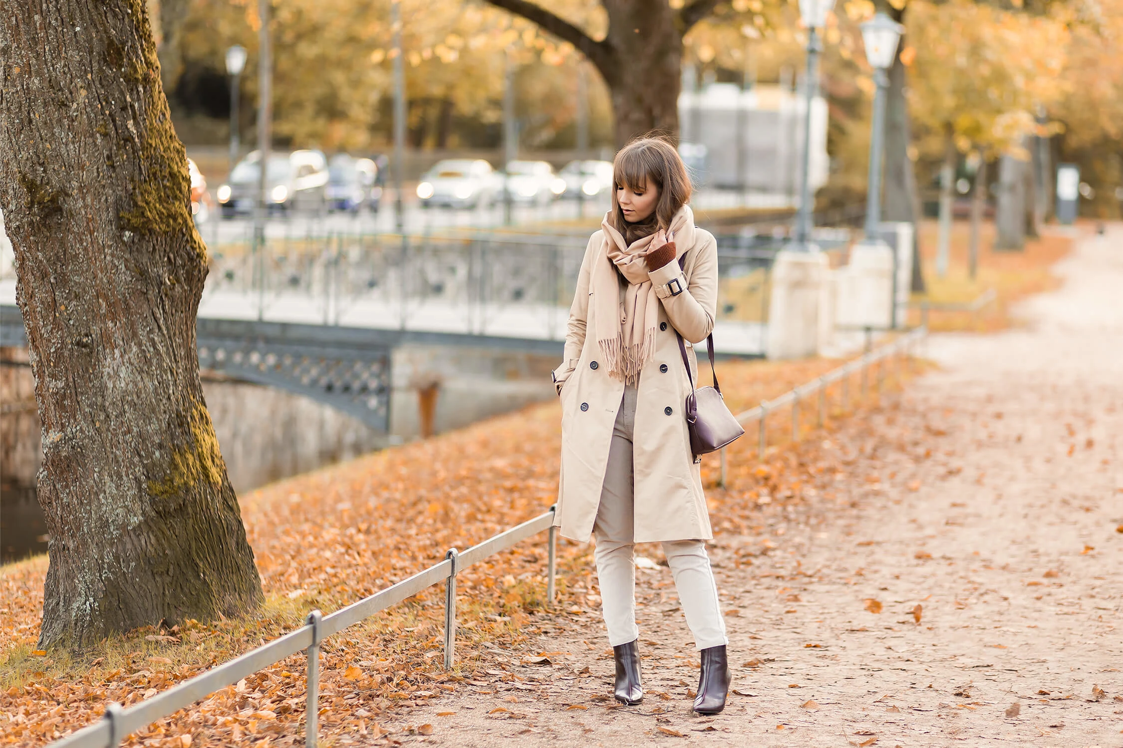 Herbst Basics für stilvolle Outfits, Trenchcoat, klassische Stiefeletten, Trendstoff Cord, Shoelove by Deichmann